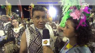 Cobertura Carnaval 2017 Desfile das Campeãs Entrevista Rodney Mestre da BeijaFlor [upl. by Yelnik]