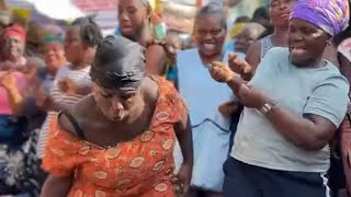 With the crew🥰 Awwn  Our Market Women on the dance Floor 💃🏻🪩  🤩😅 dance forfun akonoba [upl. by Kemeny]