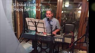 Kenge te vjetra qytetare me tekst karaoke  Bekim Ahmeti Live [upl. by Enilecram]