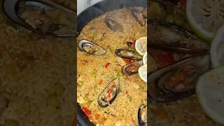 How to make paella 🥘 بايلا بطريقة بسيطة 🍛🎣 Spanish paella [upl. by Floyd346]