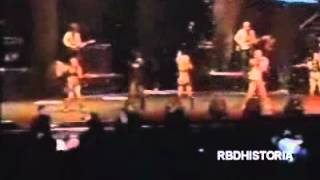 2005 RBD en Especial Tour RBD  Concierto Metropolitan cantan Salvame  Un Poco de Tu Amor [upl. by Oiromed409]