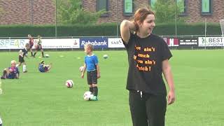 Vlog  Voetbaltraining geven aan 34 jarigen kinderen [upl. by Ahpla]